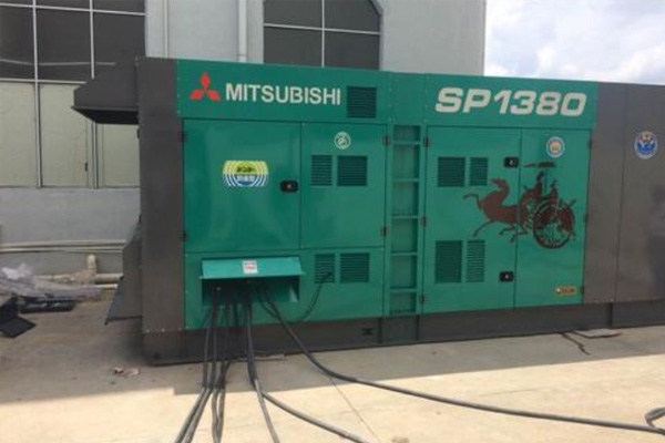 那坡为什么有些柴油发电机组的输出电压可以调节？