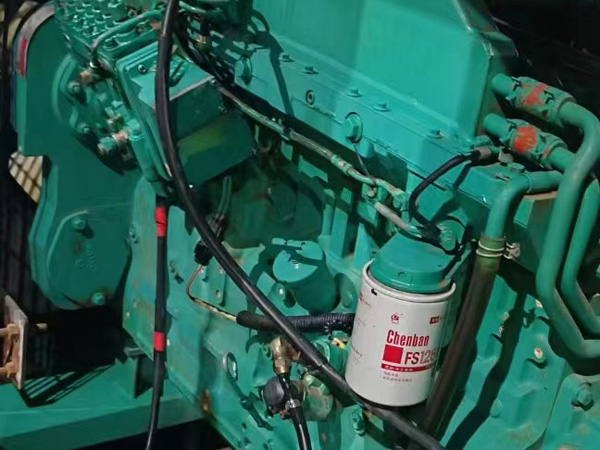 那坡如何确定新的发电机组控制系统是否与原系统兼容？